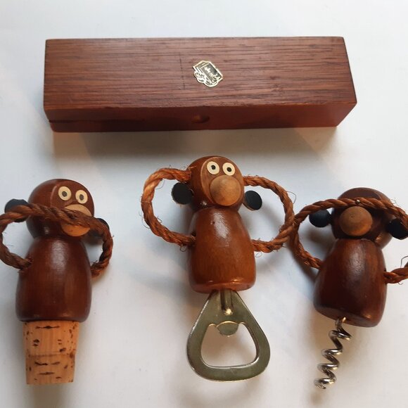 Vintage MCM Wood Wise Monkey Wine Bar Tools Set Hear See Speak No Evil Barware - Picture 3 of 12